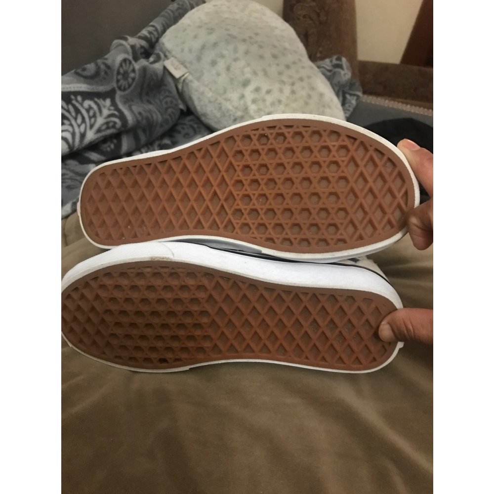 Vans - Picture 8 of 9